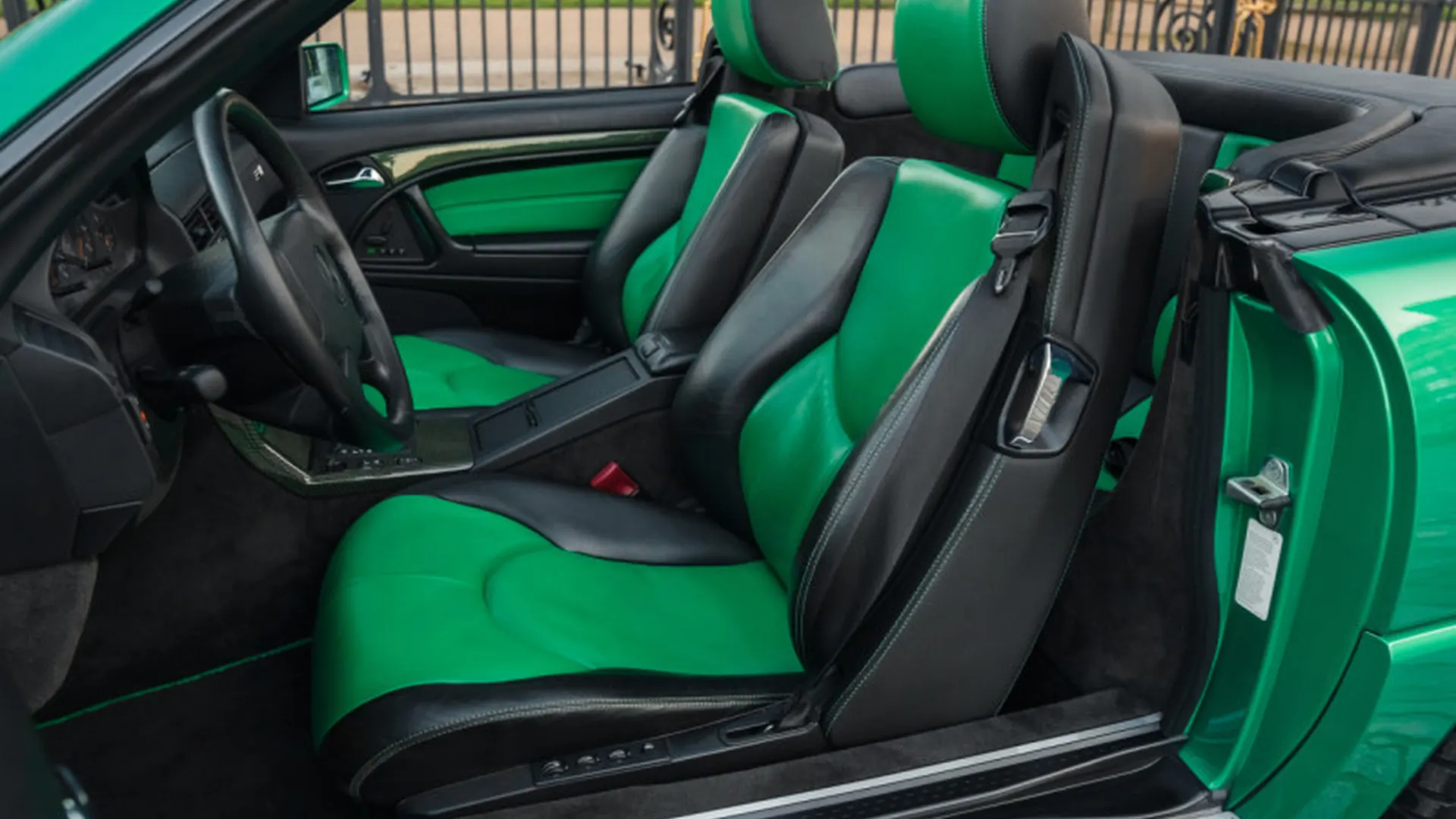 Mercedes SL — photo 17