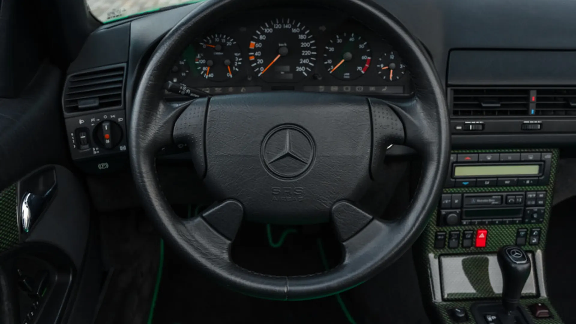Mercedes SL — photo 23