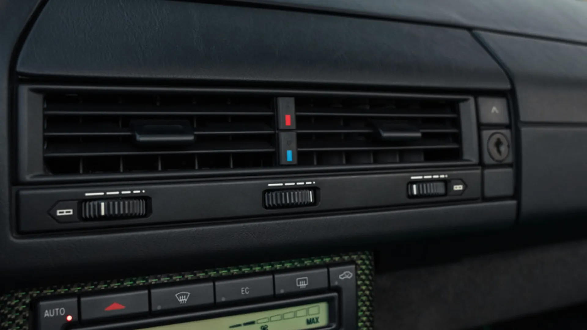 Mercedes SL — photo 30