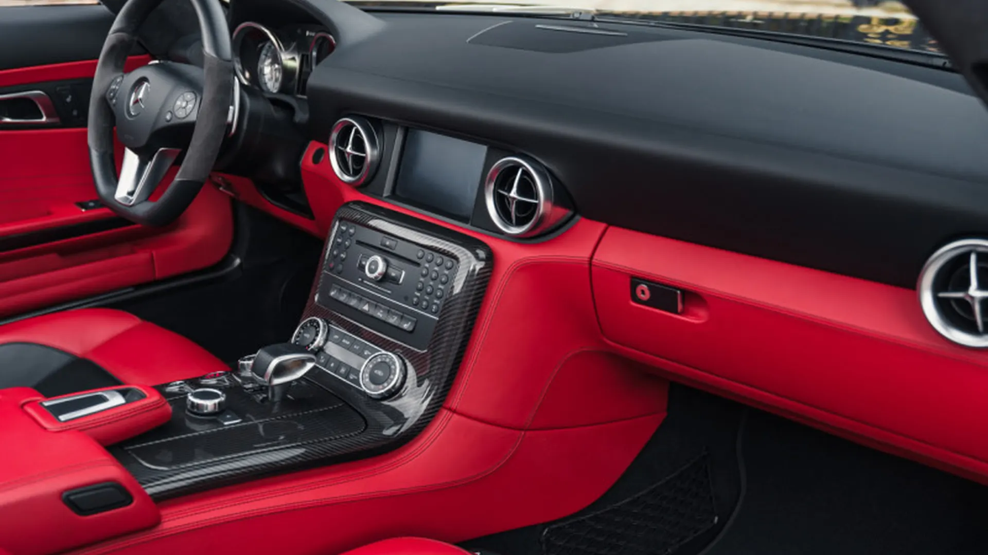 Mercedes SLS — photo 12