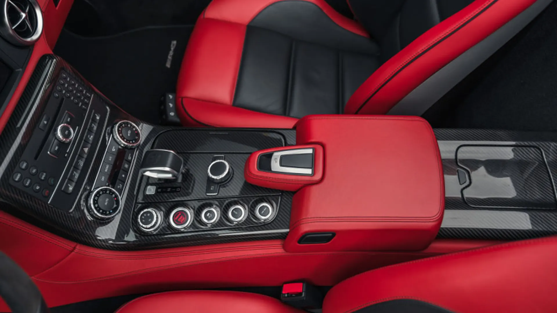 Mercedes SLS — photo 24