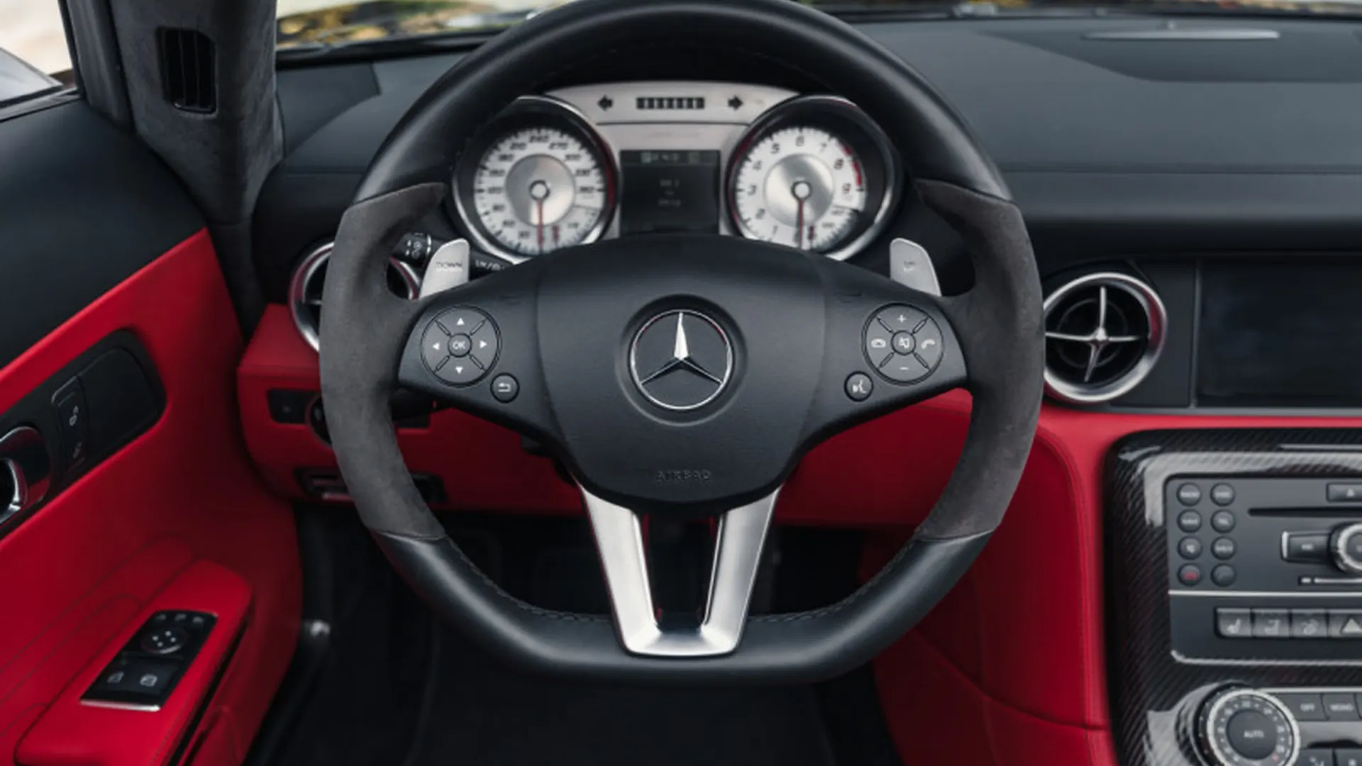 Mercedes SLS — photo 18