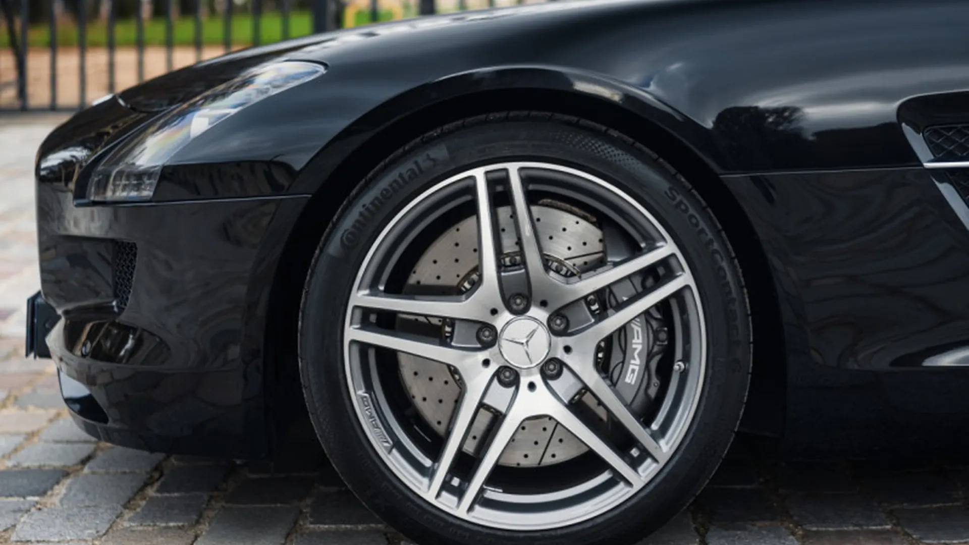 Mercedes SLS — photo 9
