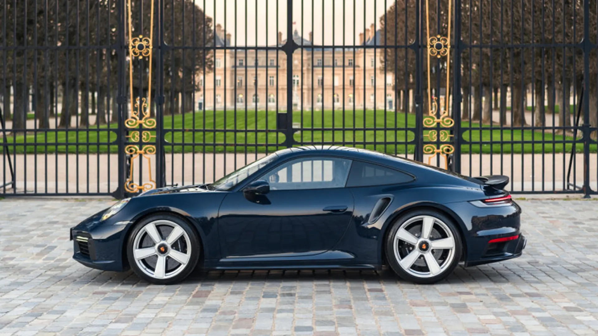 Porsche 992 — photo 2