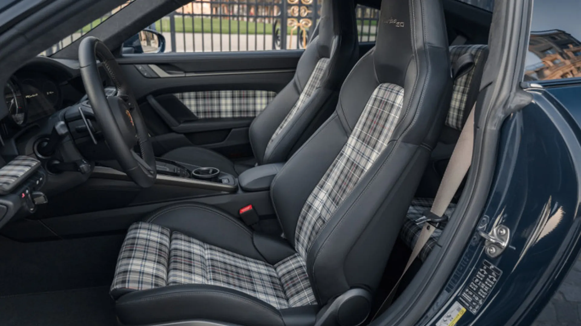 Porsche 992 — photo 10