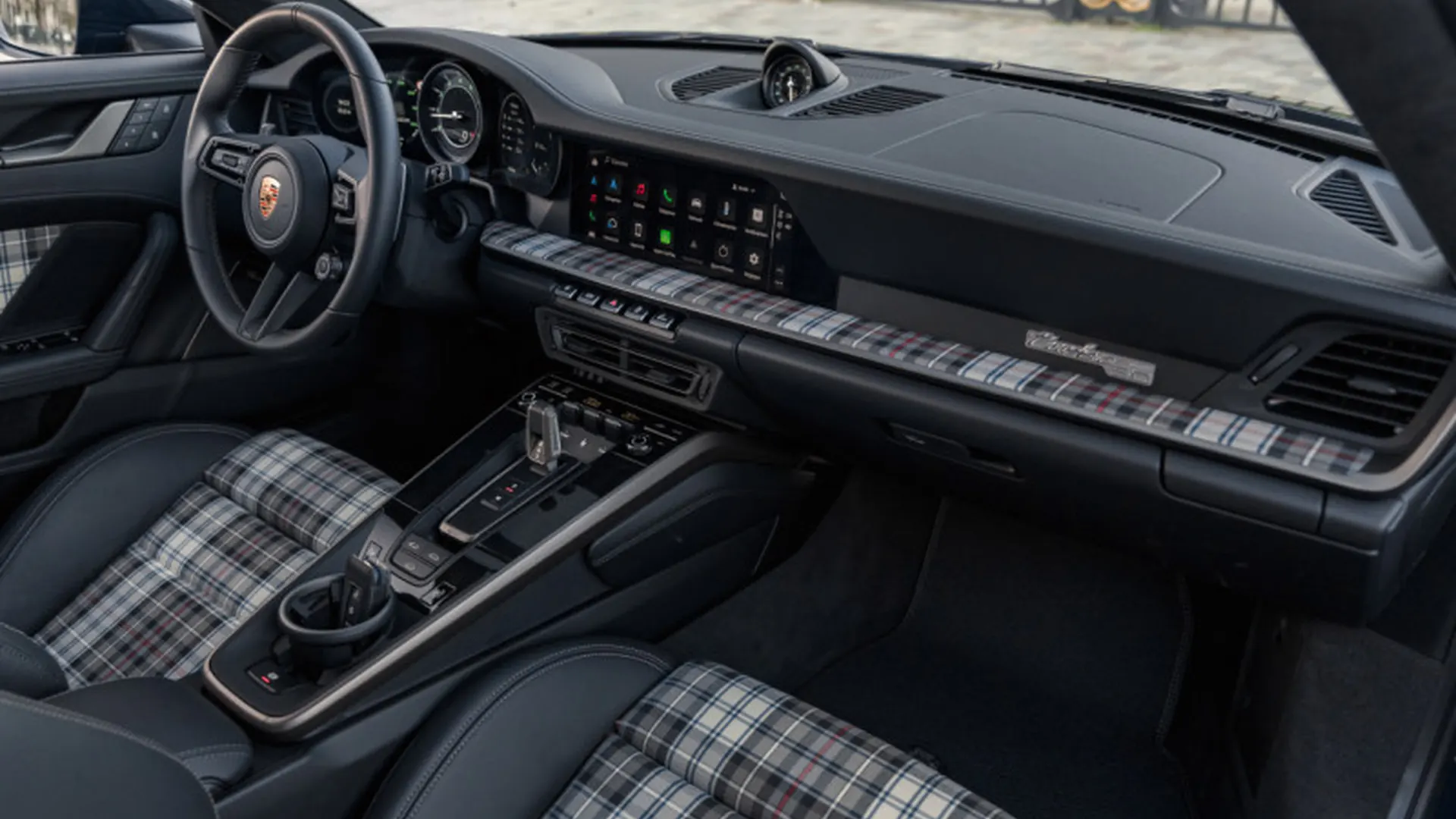 Porsche 992 — photo 9