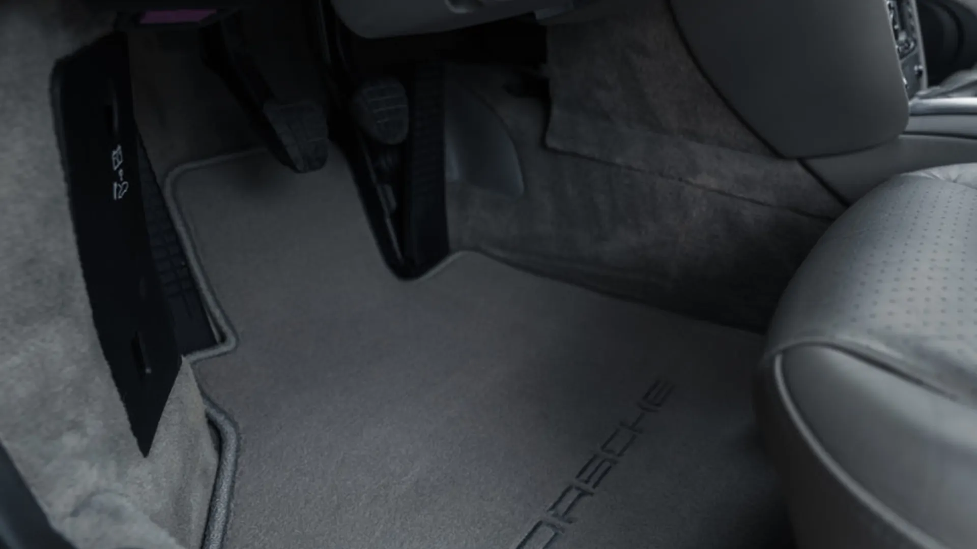 Porsche 996 — photo 25