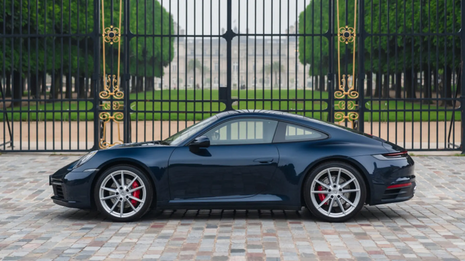Porsche 992 — photo 2