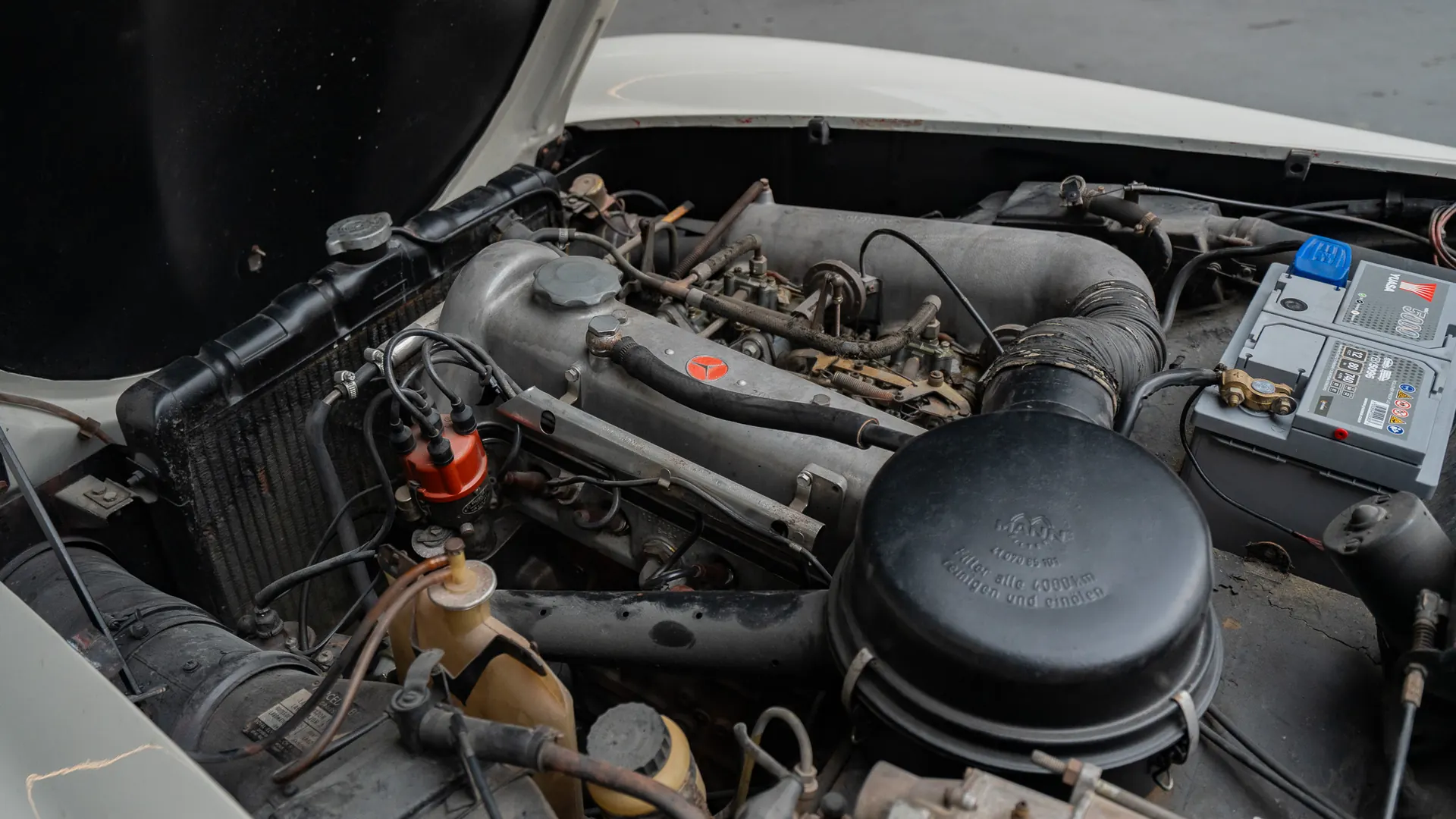Mercedes 190 — photo 29