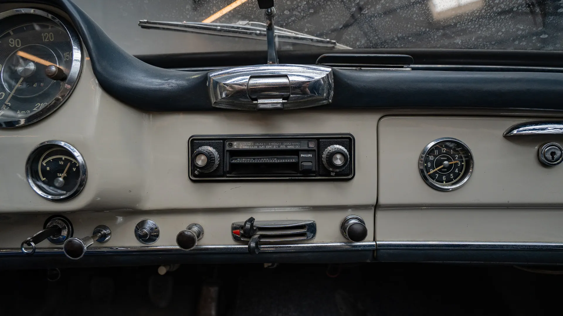 Mercedes 190 — photo 15
