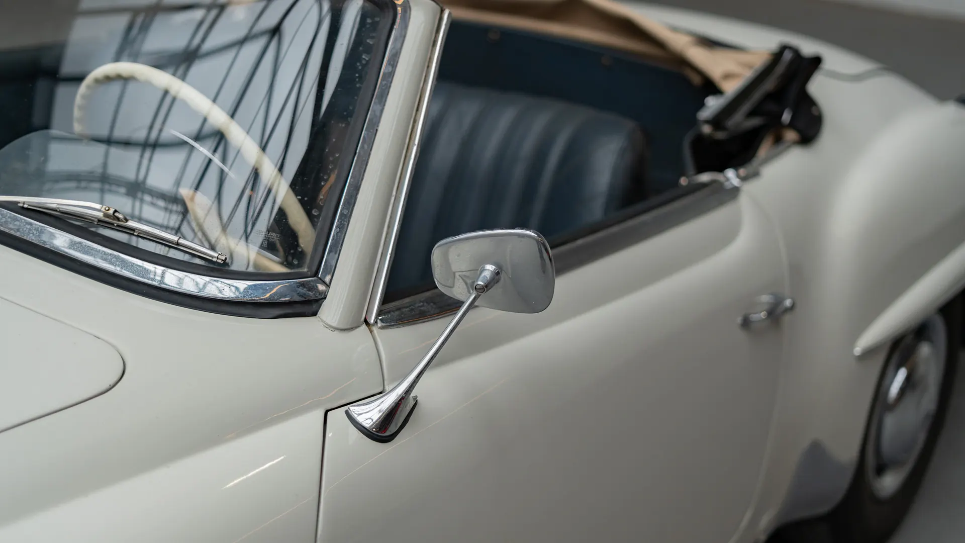 Mercedes 190 — photo 25