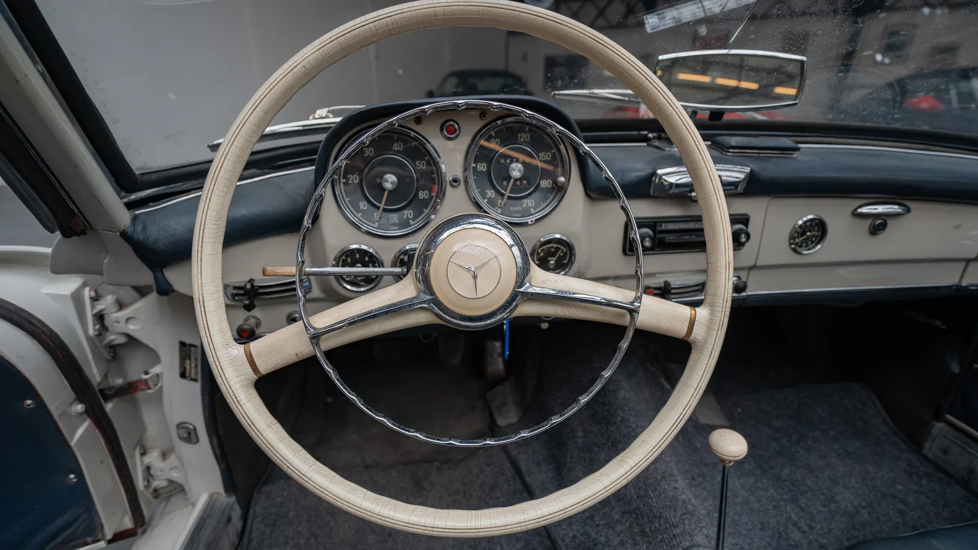 Mercedes 190 — photo 11