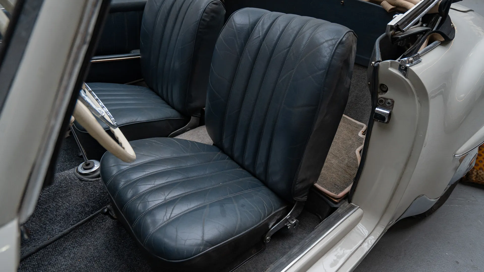 Mercedes 190 — photo 10