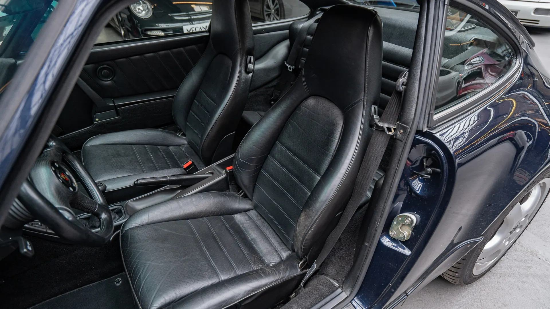 Porsche 911 — photo 8
