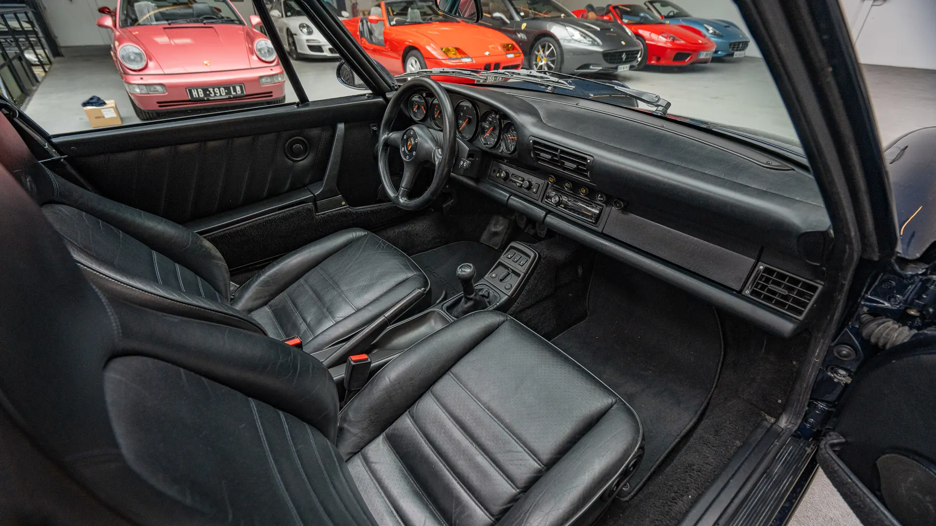 Porsche 911 — photo 13