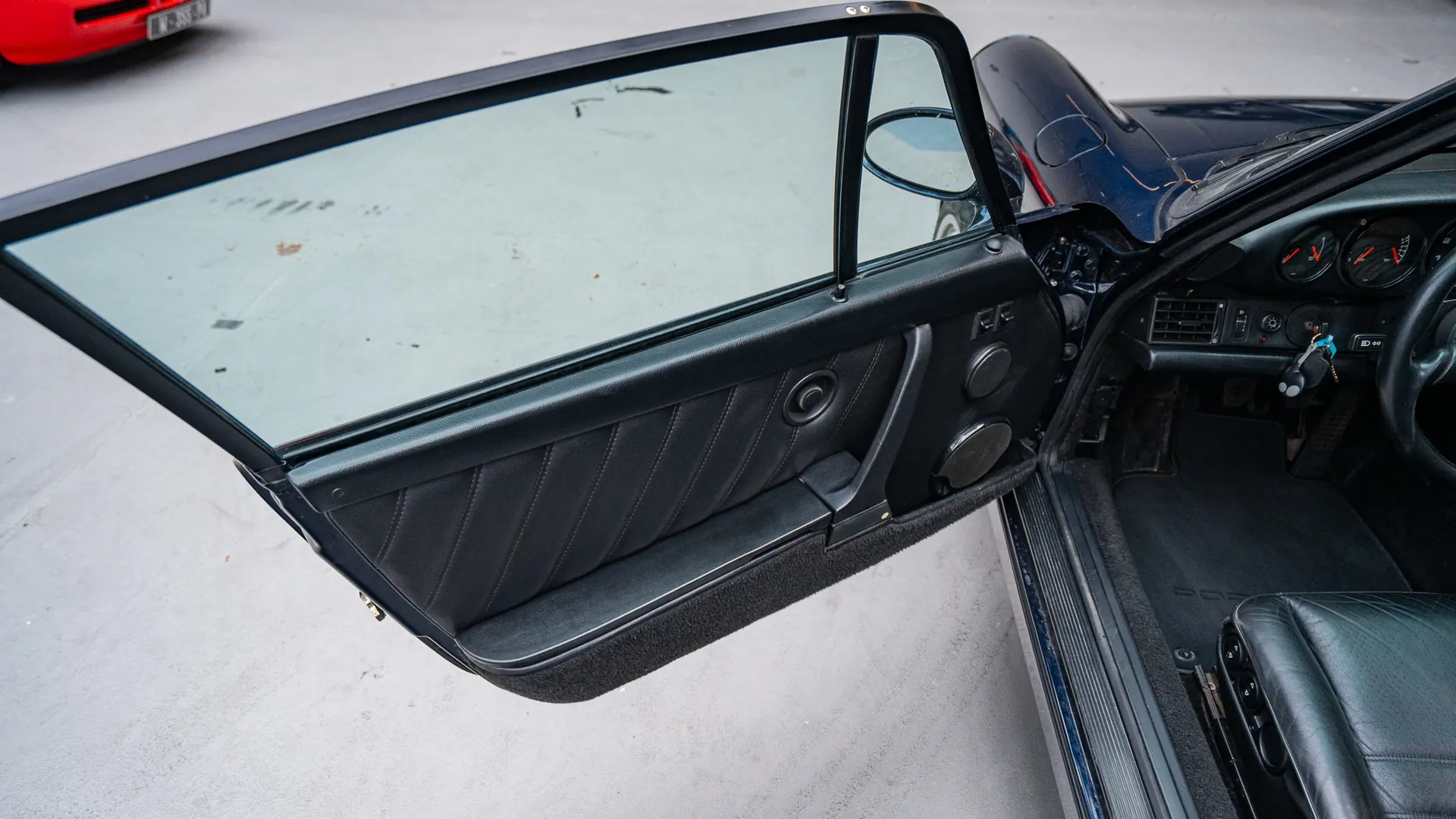 Porsche 911 — photo 14