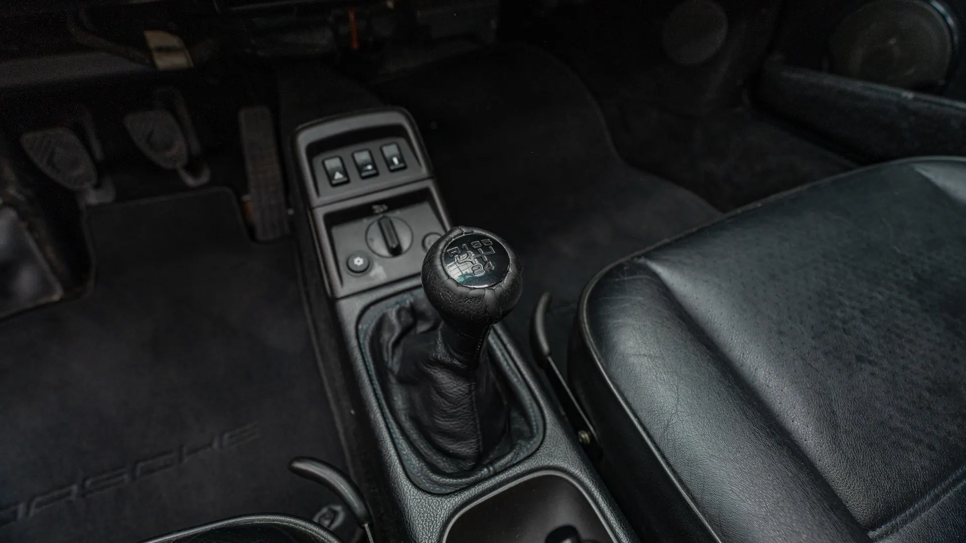 Porsche 911 — photo 11