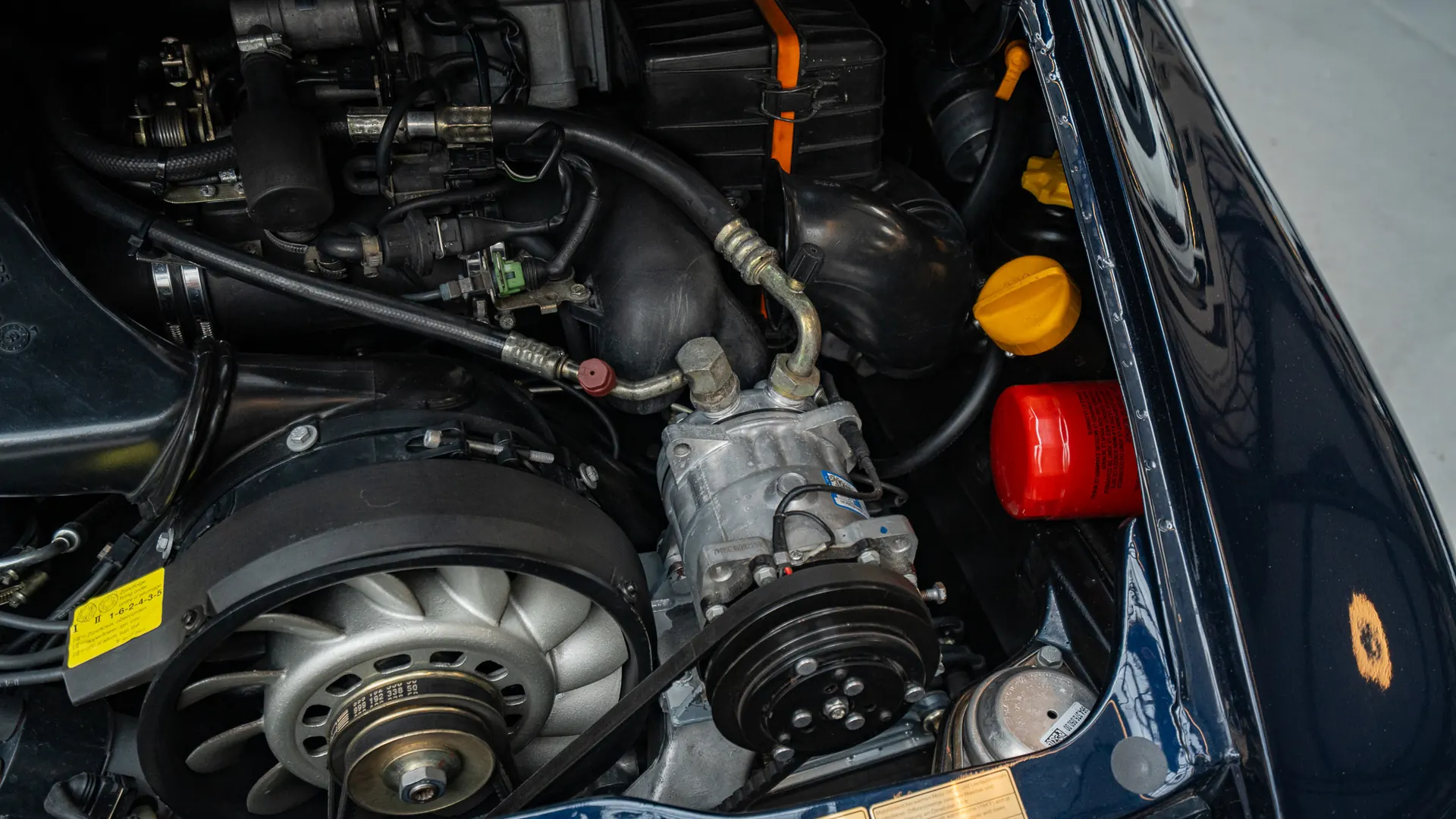 Porsche 911 — photo 28