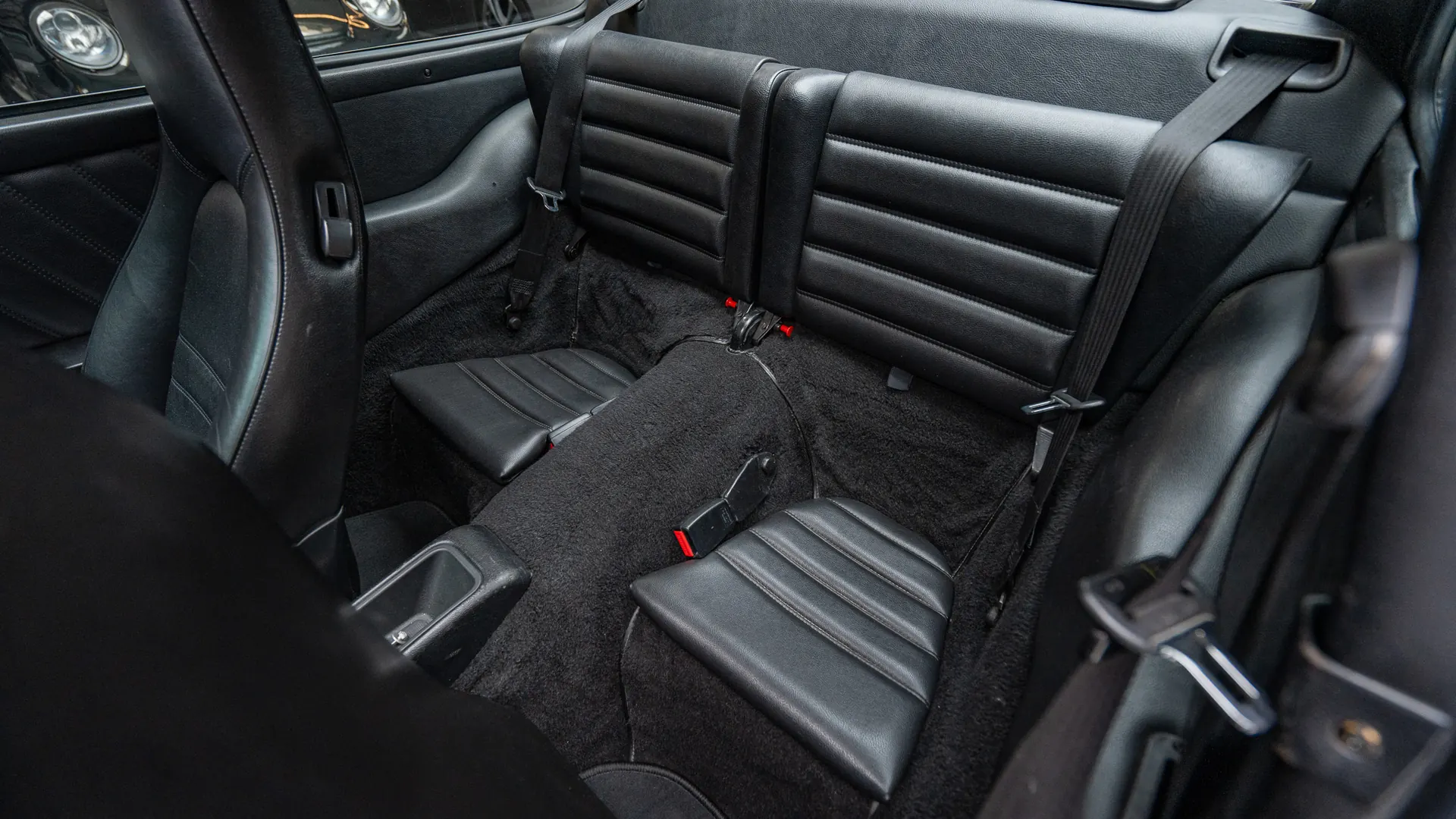 Porsche 911 — photo 17