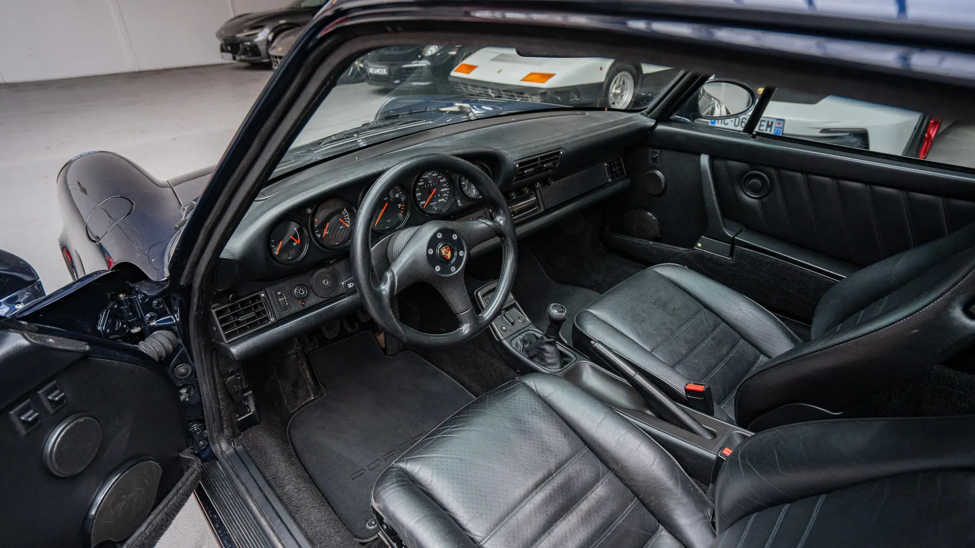 Porsche 911 — photo 6