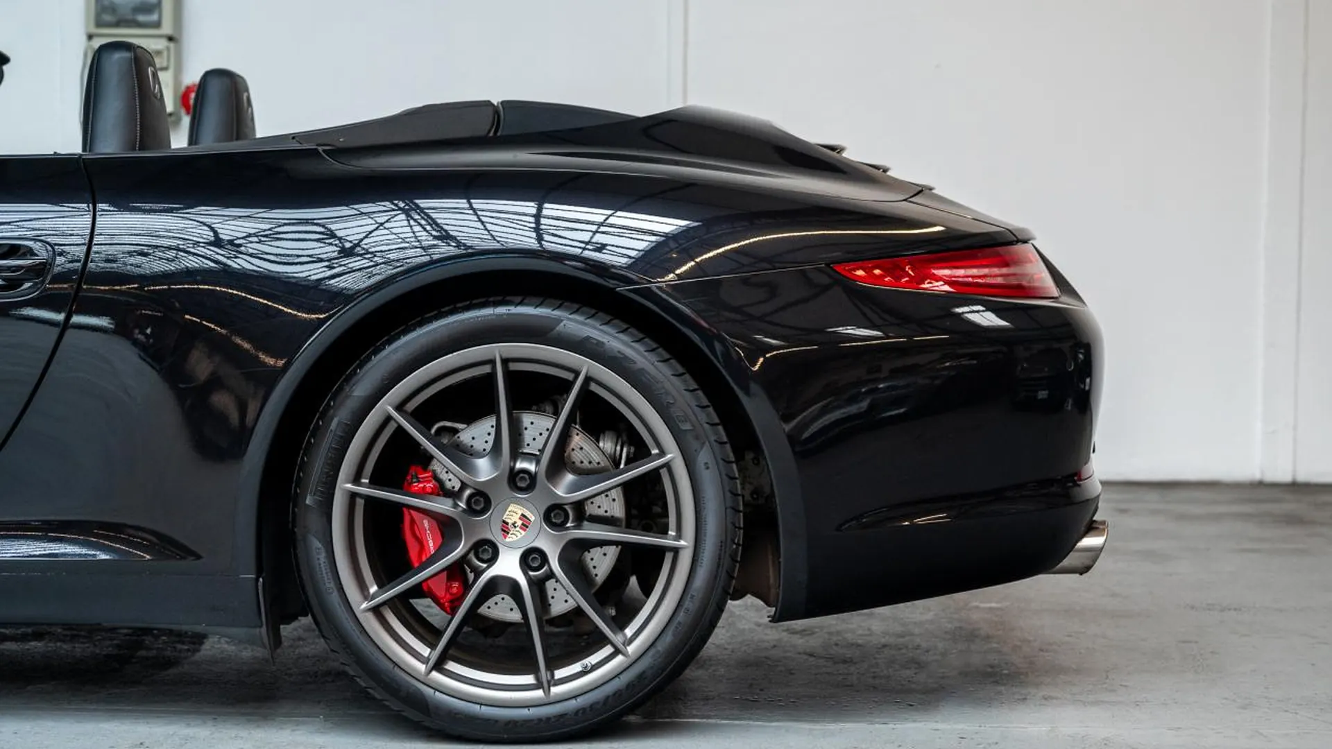 Porsche 911 — photo 11
