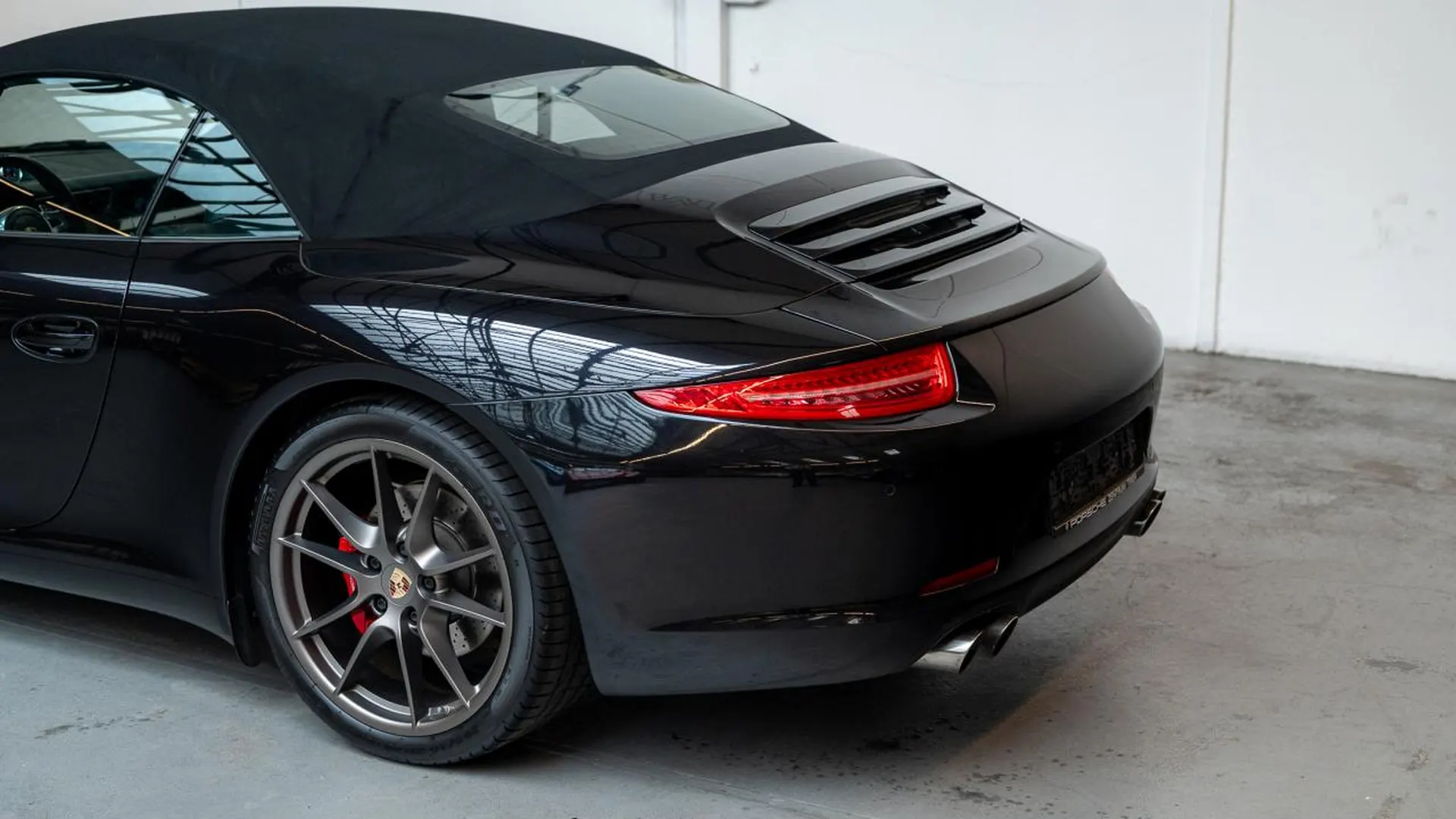 Porsche 911 — photo 29