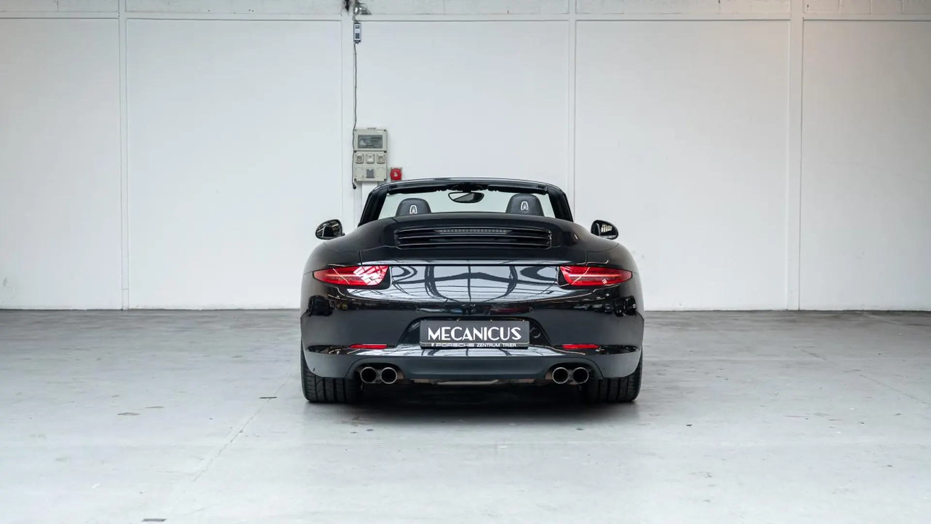 Porsche 911 — photo 6