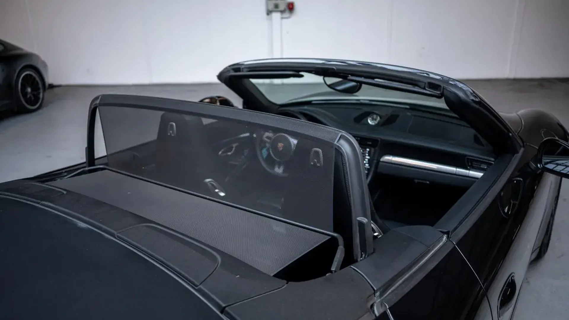 Porsche 911 — photo 26