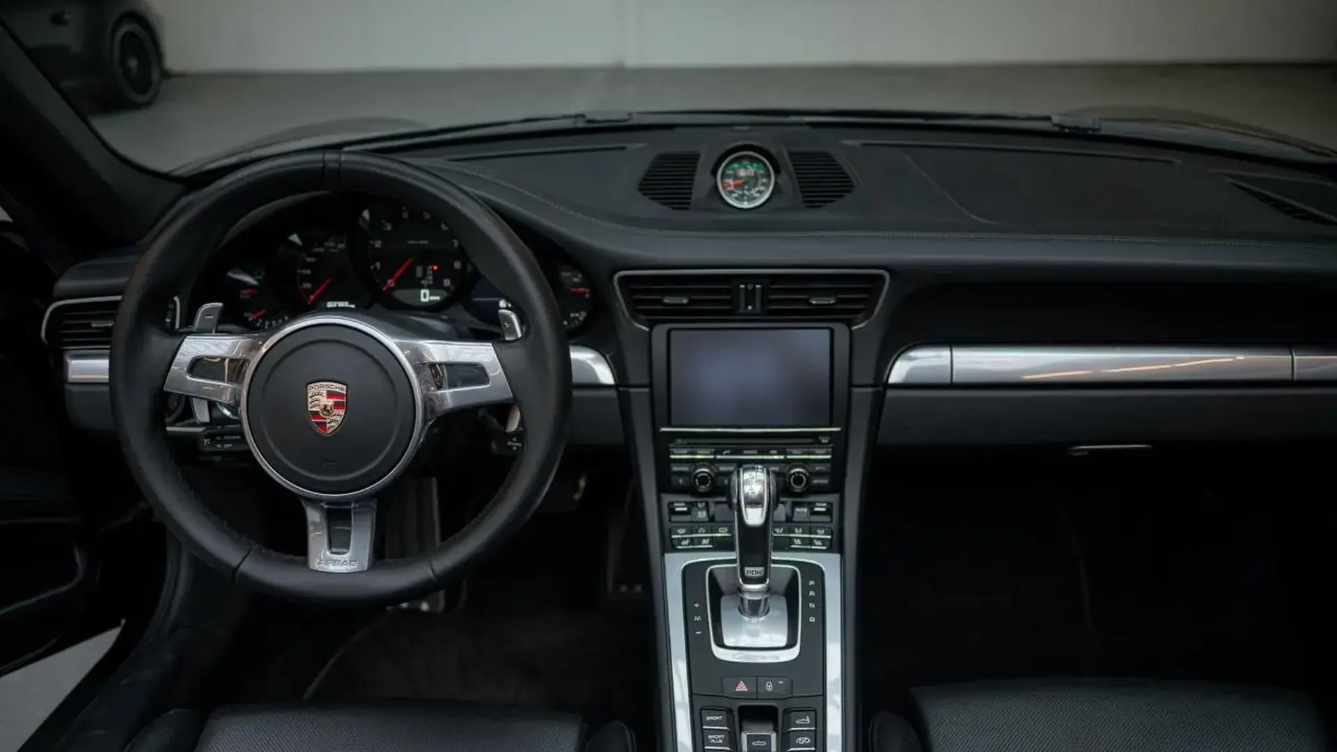 Porsche 911 — photo 15