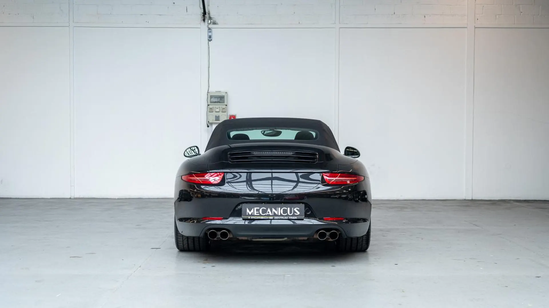 Porsche 911 — photo 7