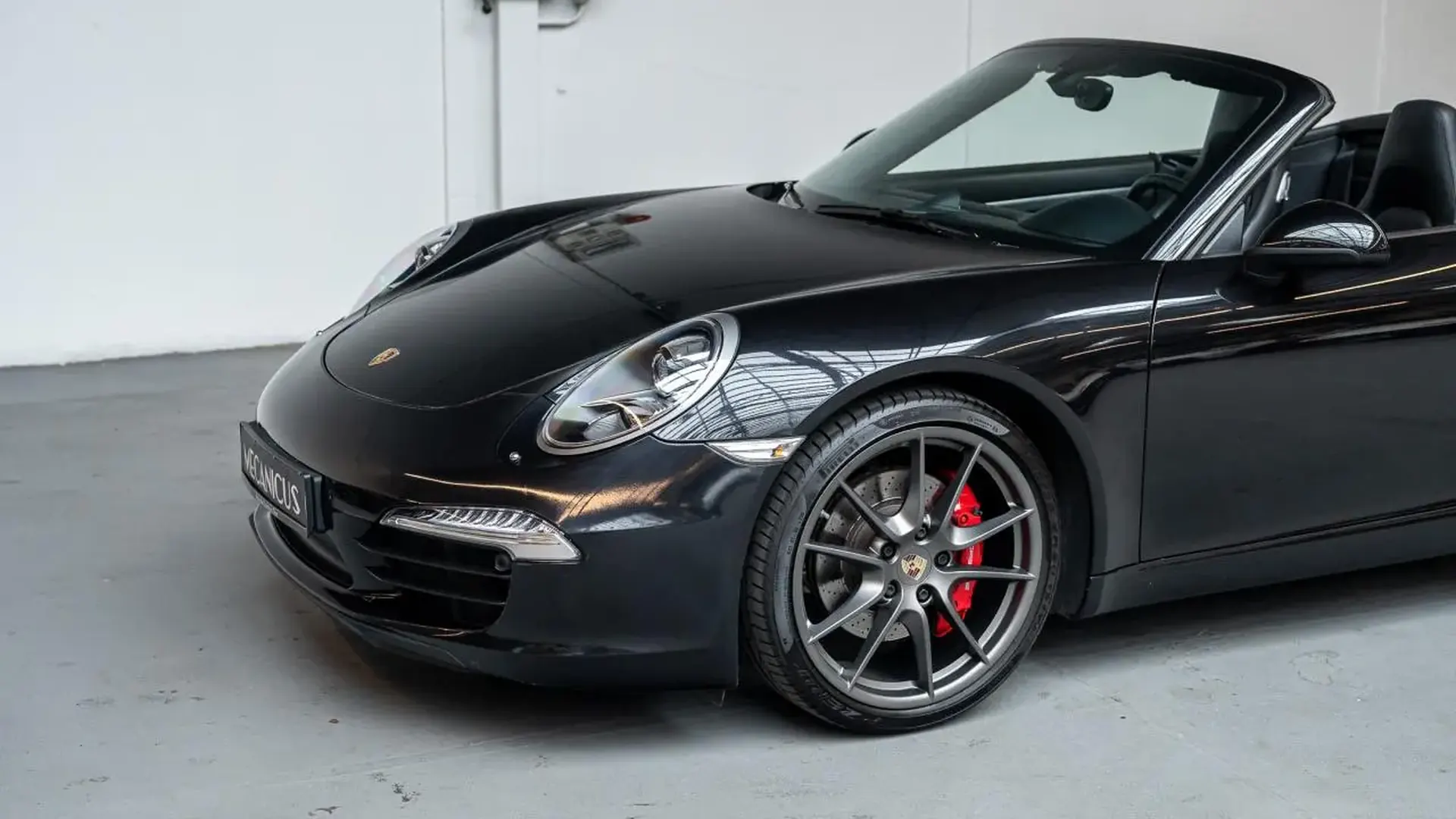 Porsche 911 — photo 27