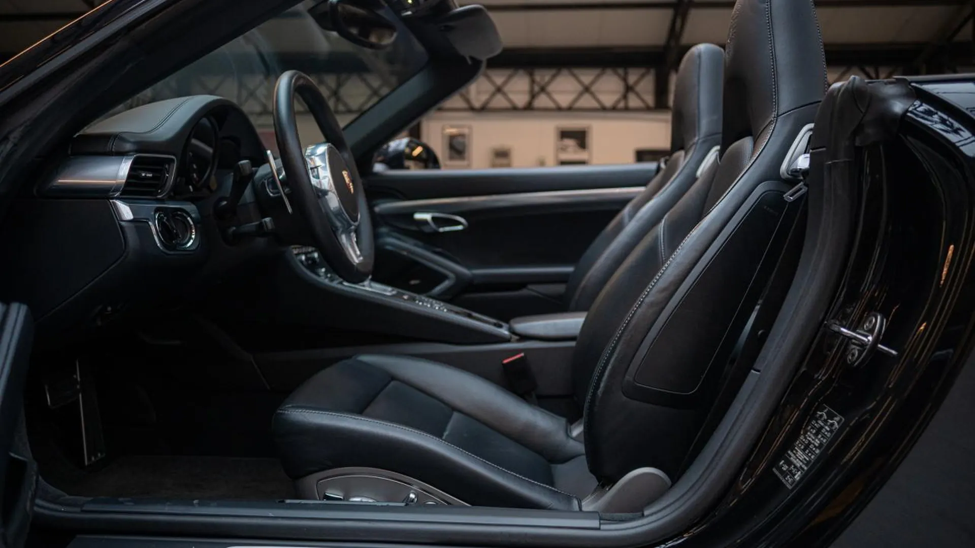 Porsche 911 — photo 14