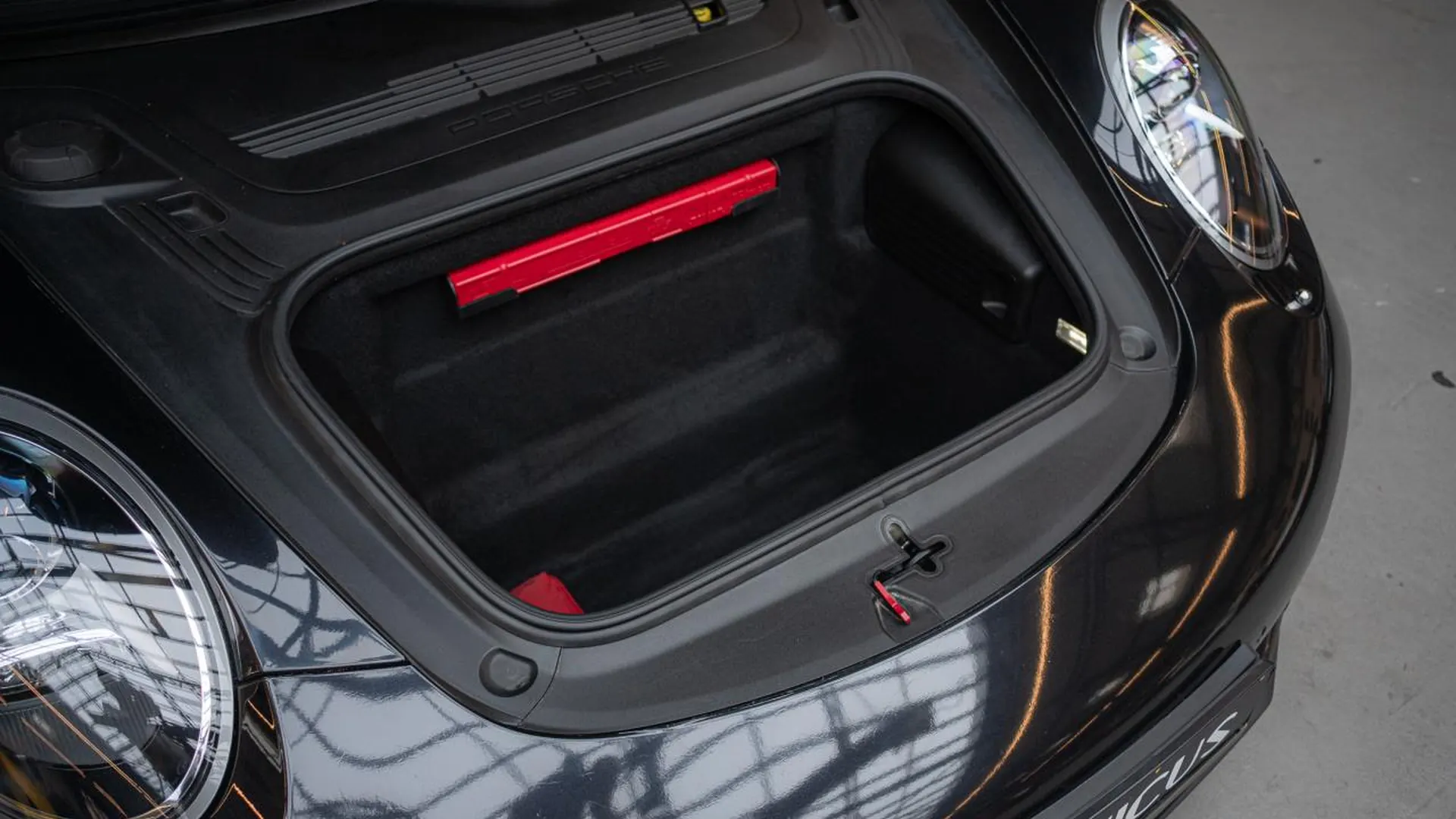 Porsche 911 — photo 30