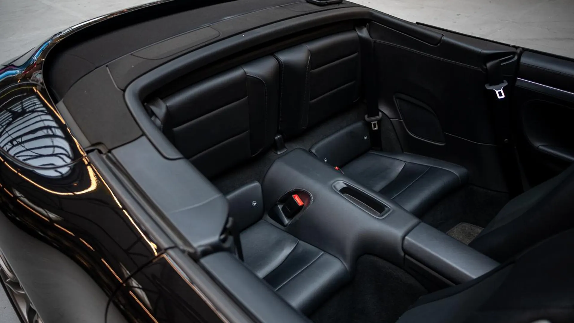 Porsche 911 — photo 23