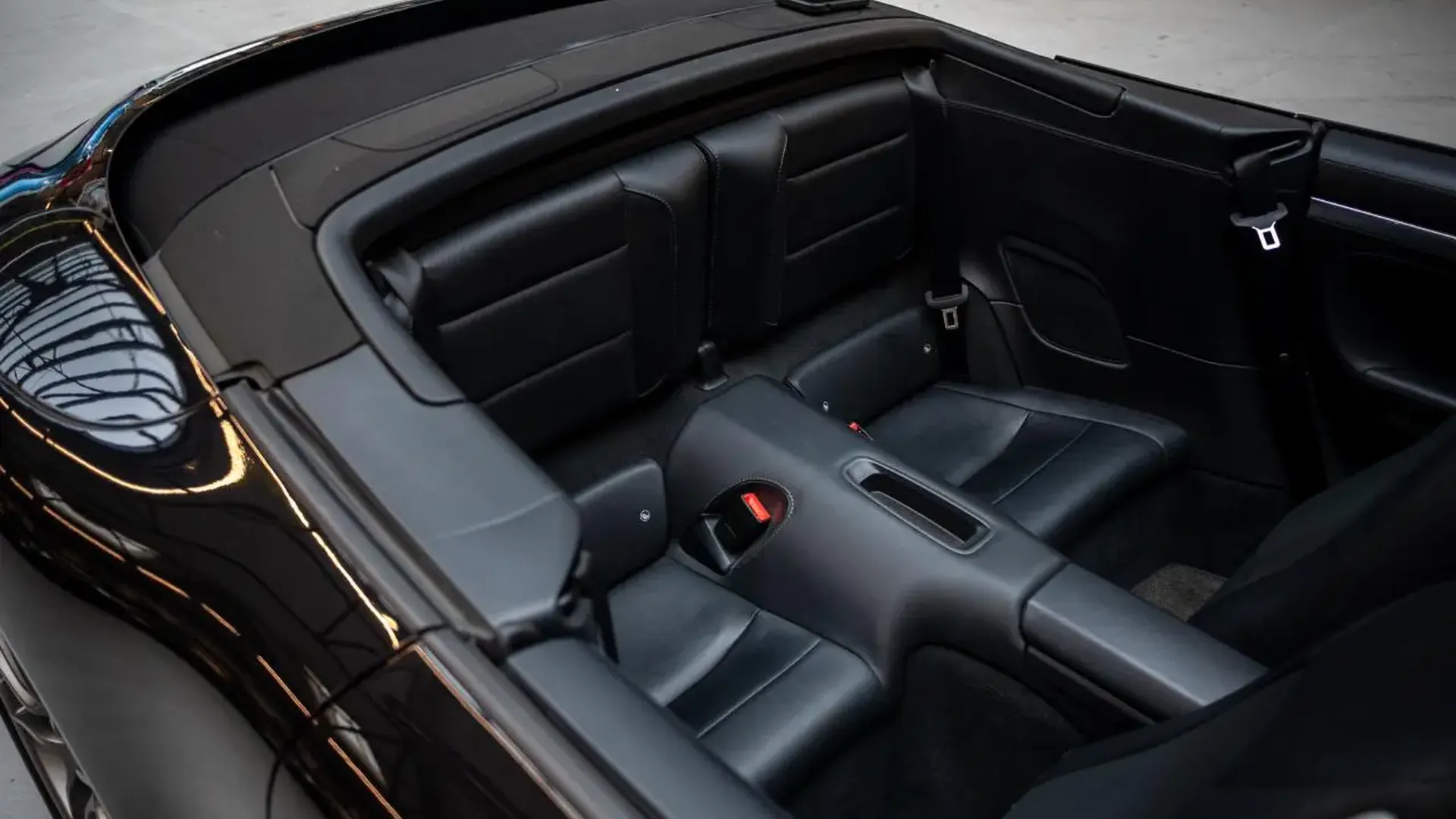 Porsche 911 — photo 25
