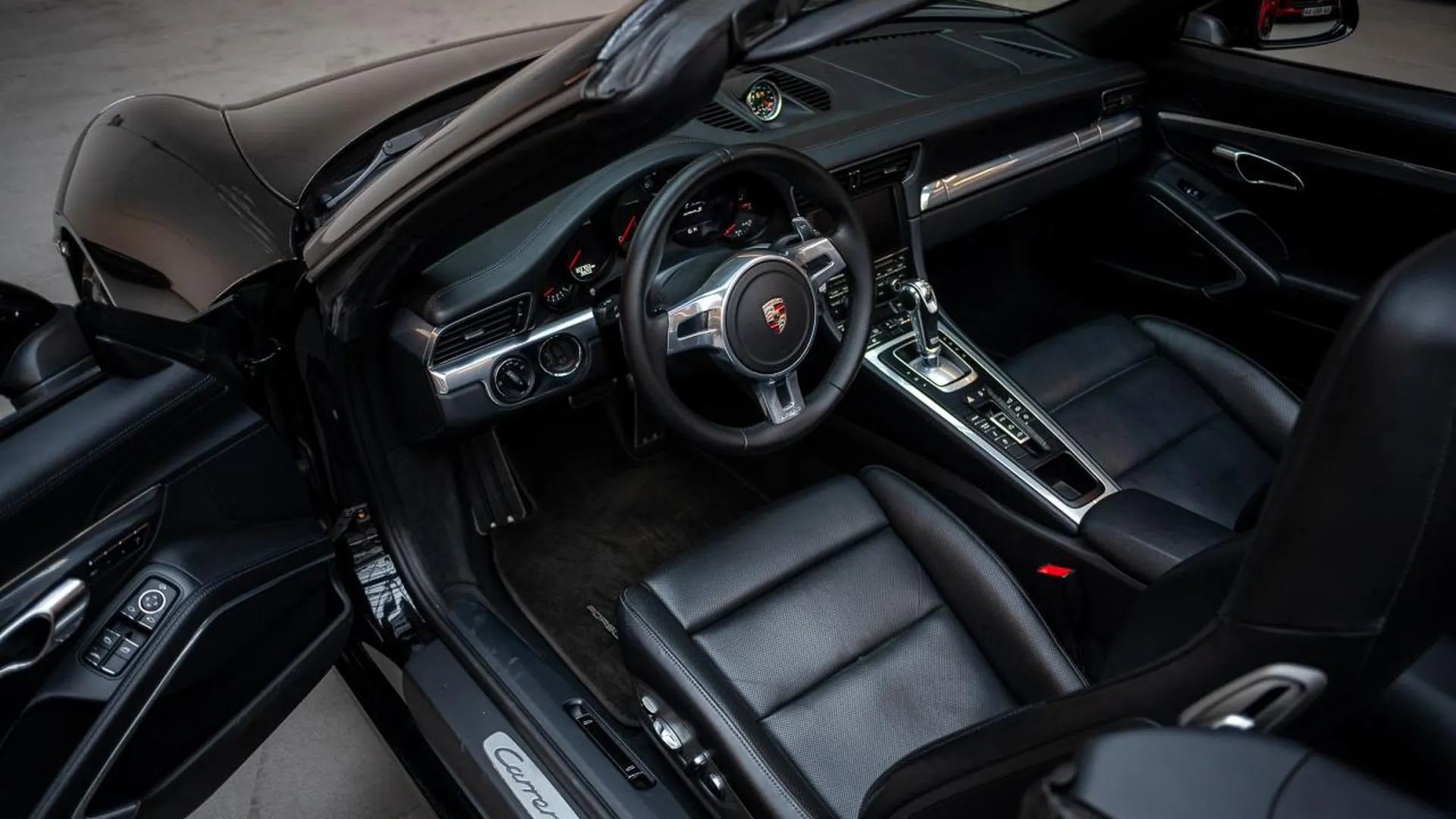 Porsche 911 — photo 16
