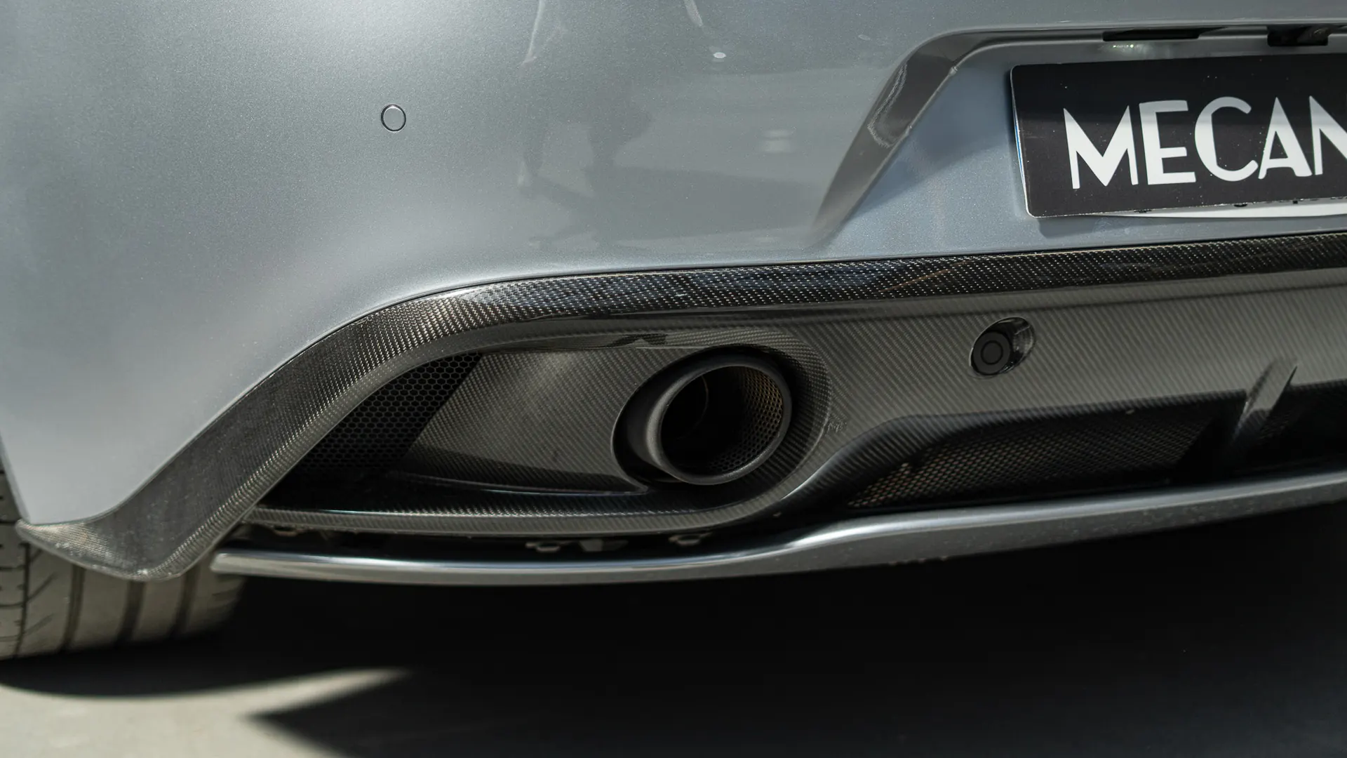 Aston Martin Vanquish — photo 44