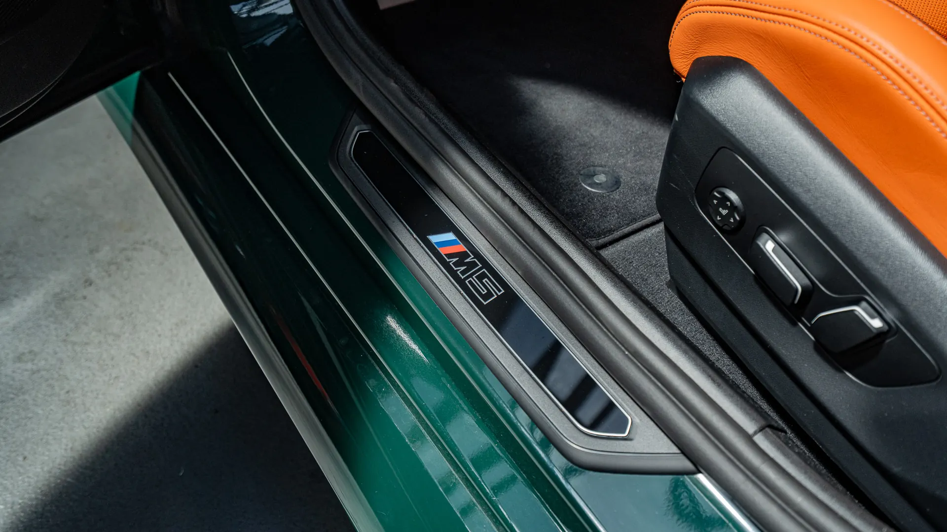 BMW M5 — photo 23