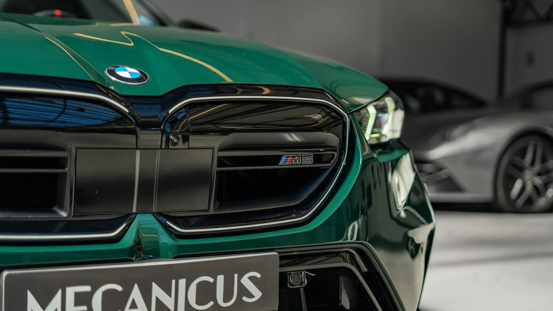 BMW M5 — photo 39