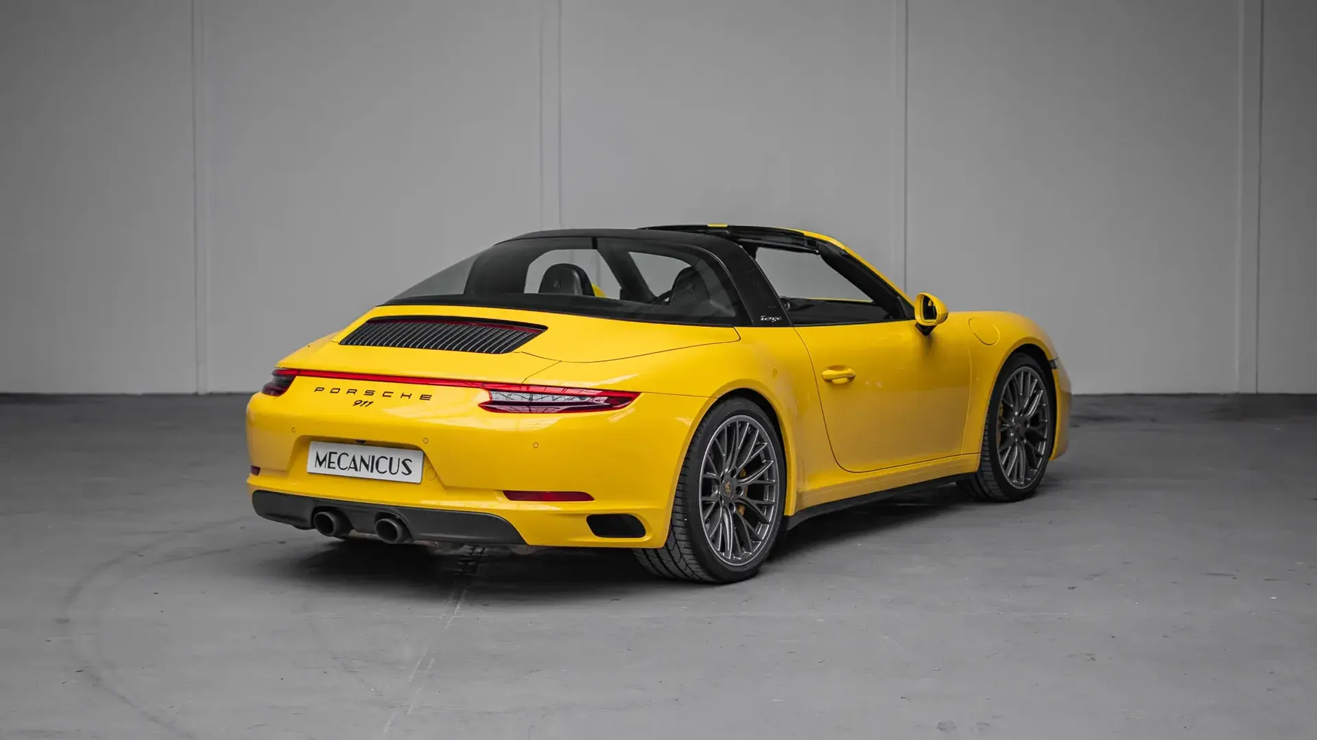 Porsche 911 — photo 2