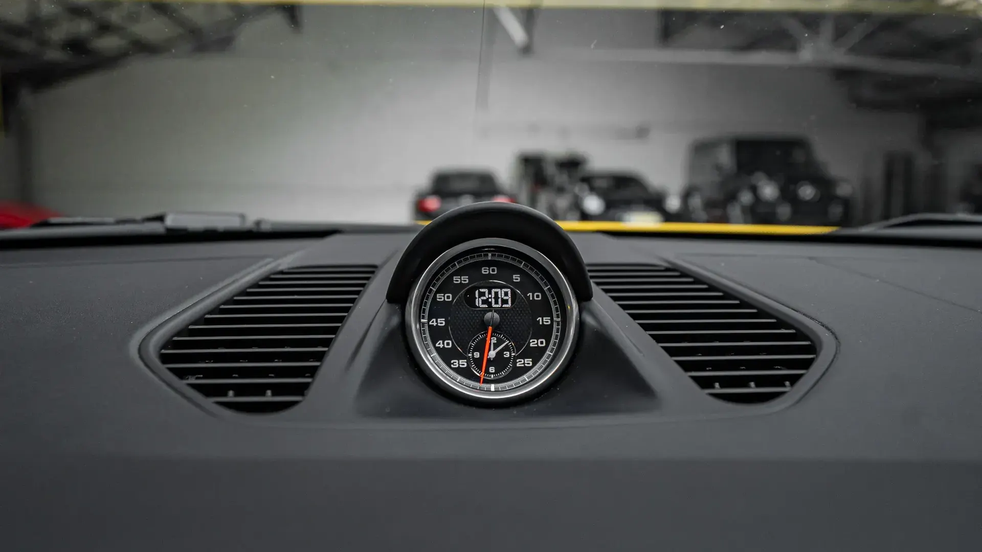 Porsche 911 — photo 22