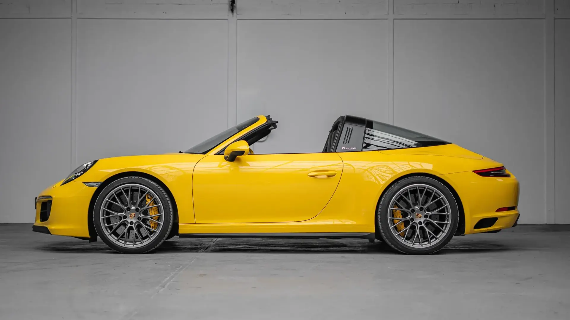 Porsche 911 — photo 7
