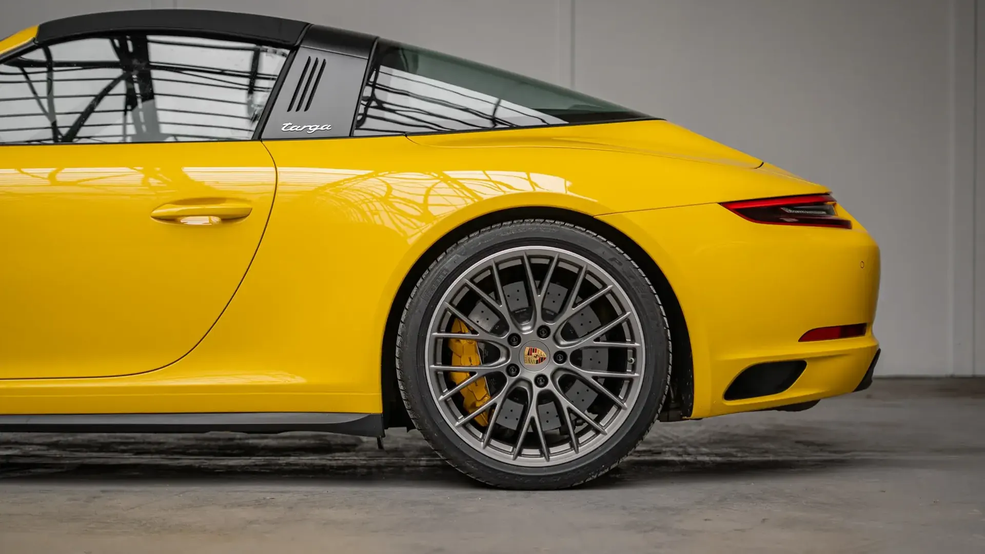 Porsche 911 — photo 9