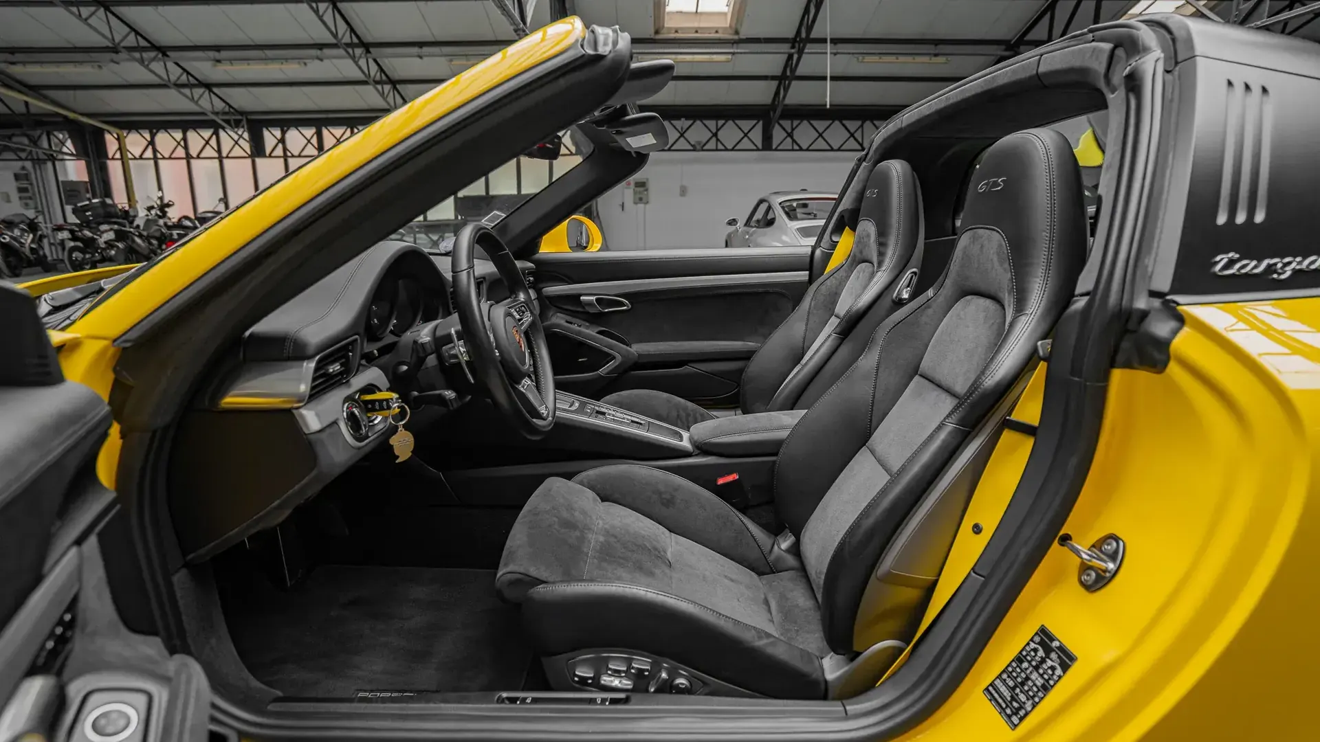 Porsche 911 — photo 11