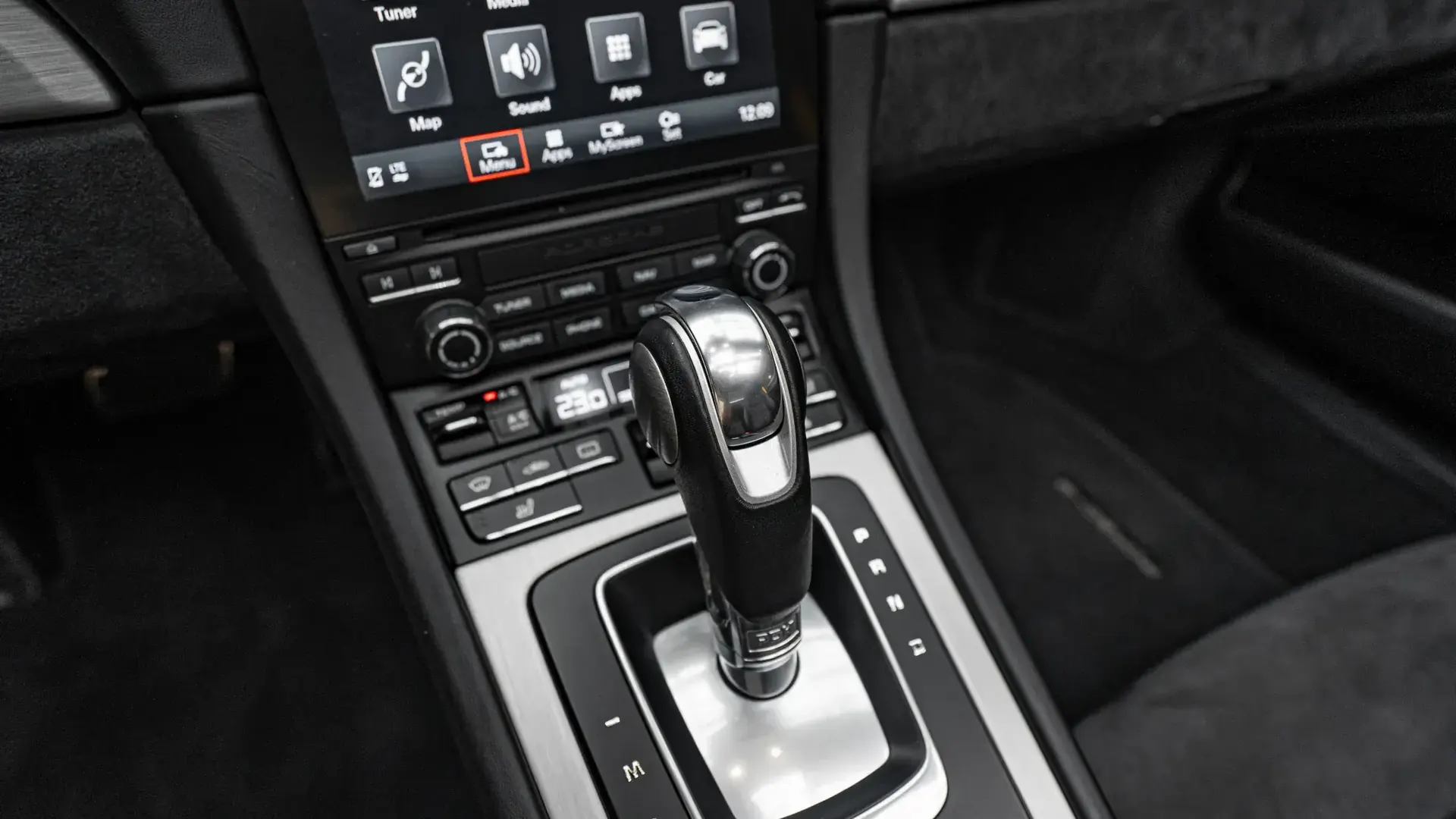 Porsche 911 — photo 26