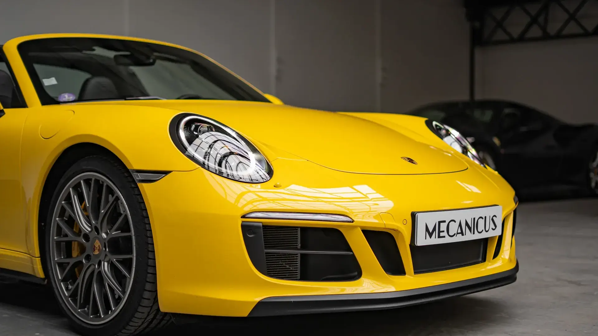 Porsche 911 — photo 37
