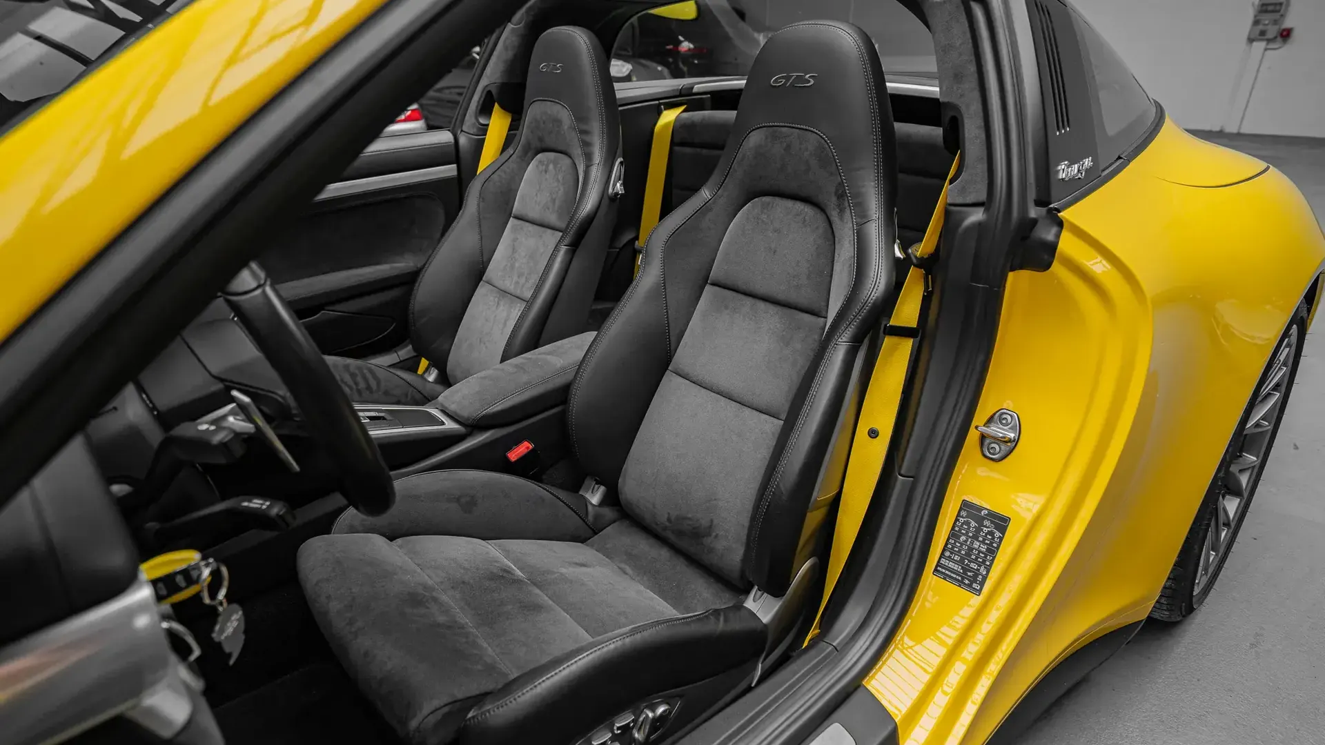 Porsche 911 — photo 12