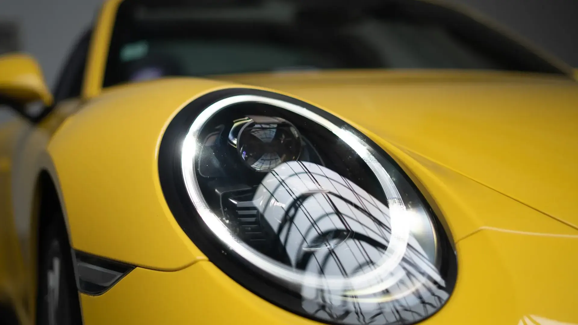 Porsche 911 — photo 35