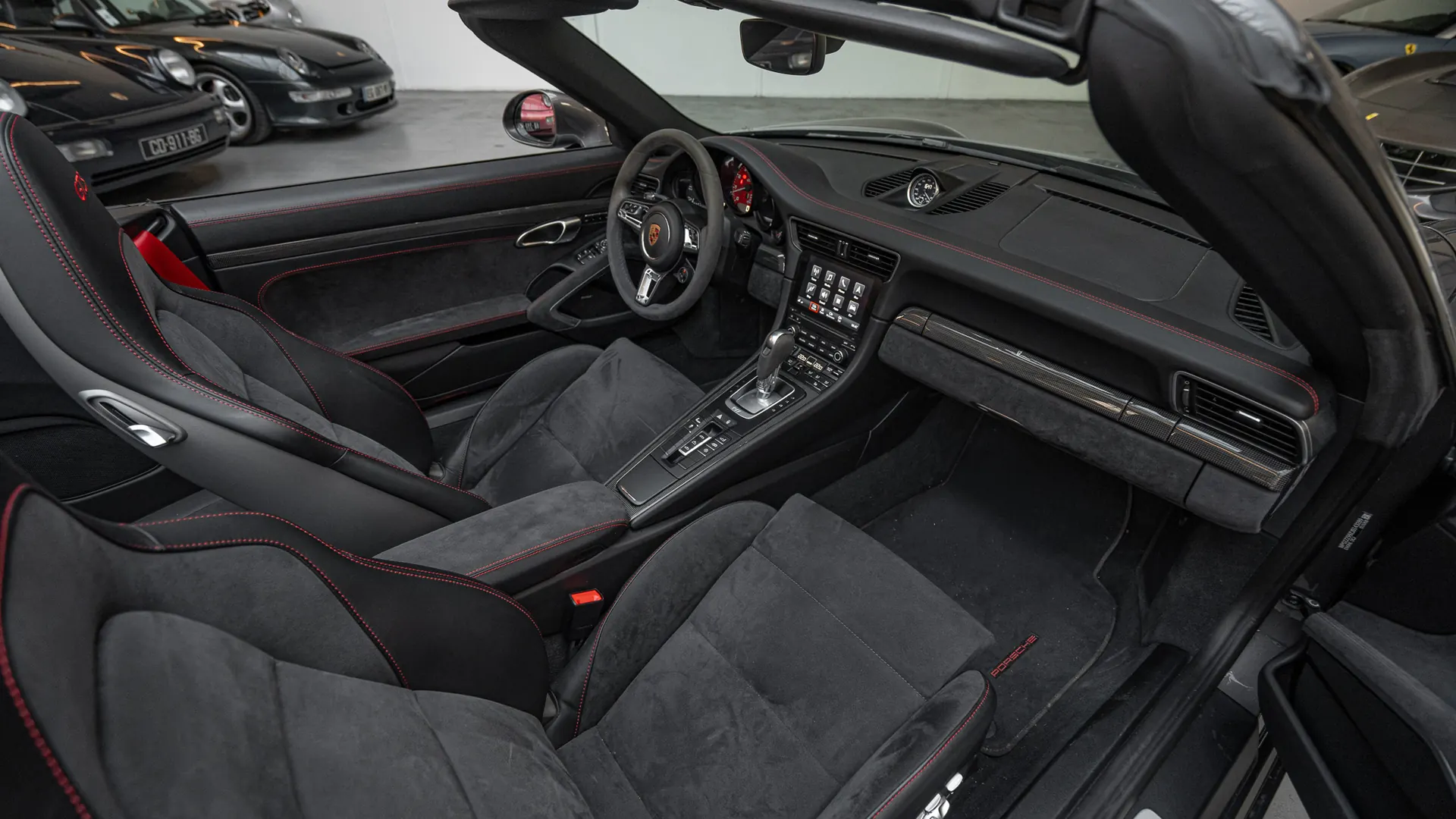 Porsche 911 — photo 26