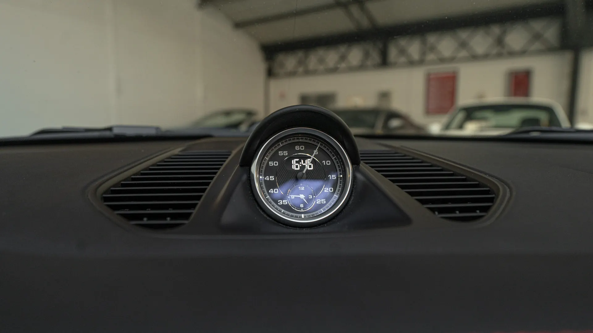 Porsche 911 — photo 17